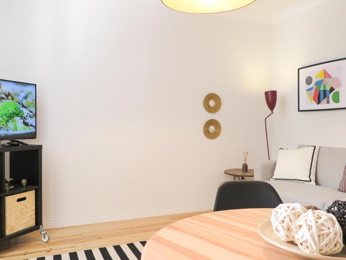 Historic Alfama Apt With Modern Style Lisbon Luaran gambar