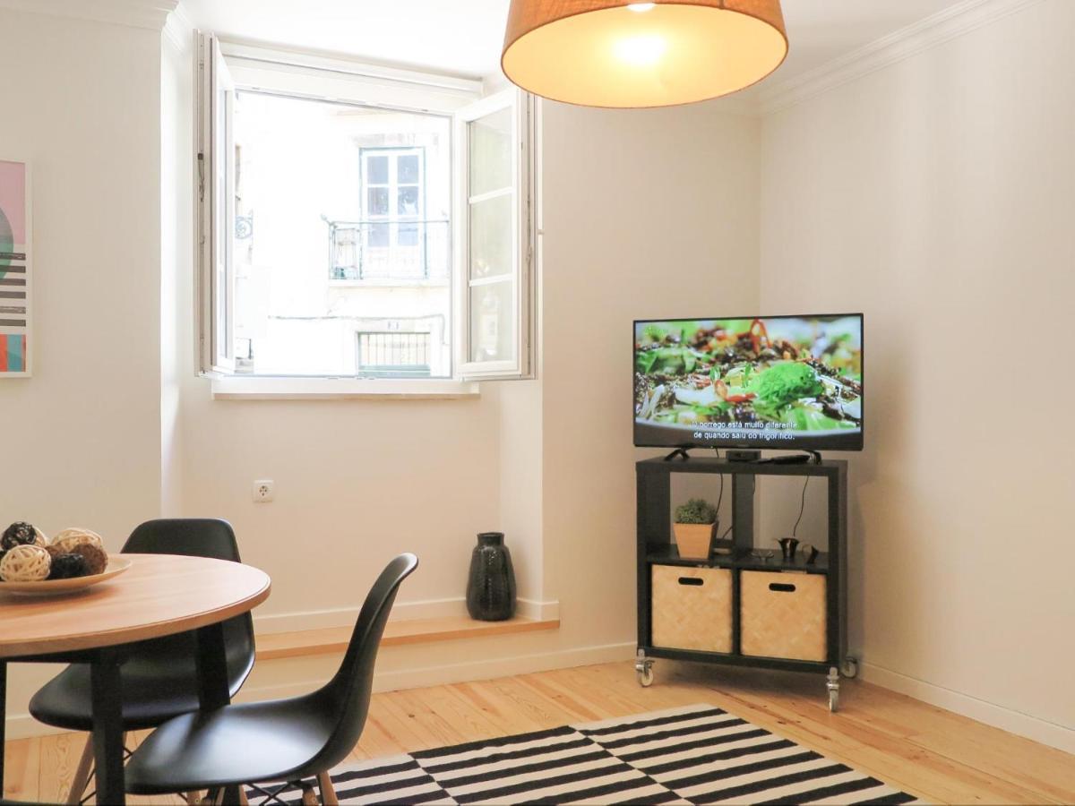 Historic Alfama Apt With Modern Style Lisbon Luaran gambar