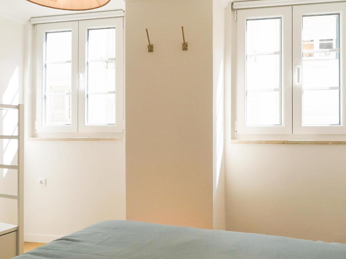 Historic Alfama Apt With Modern Style Lisbon Luaran gambar